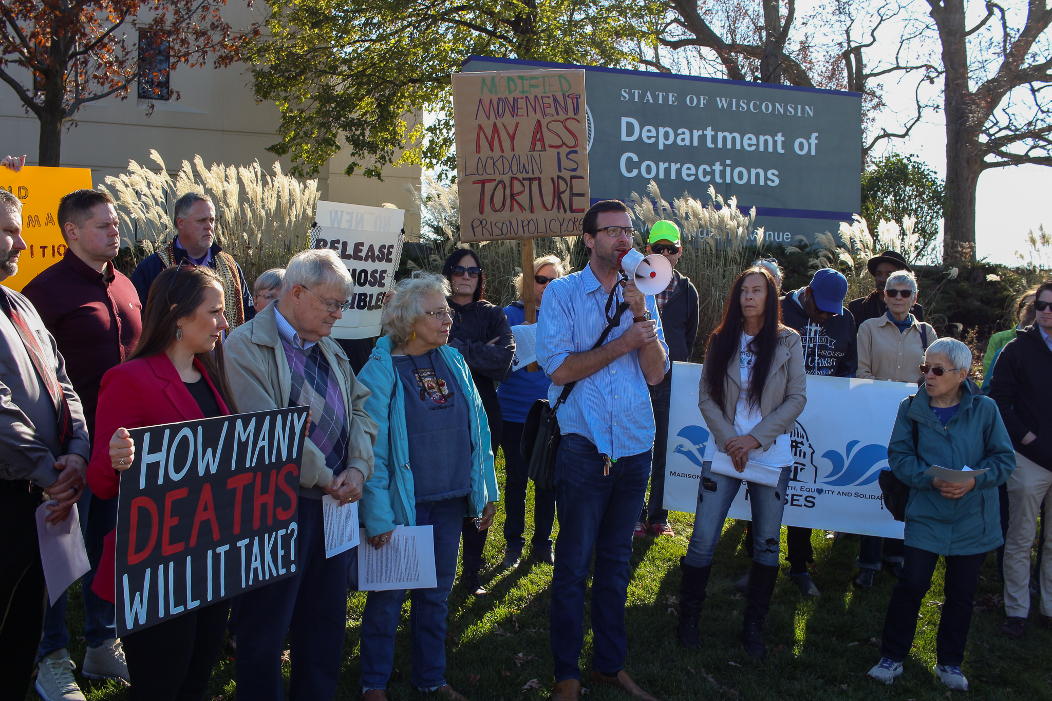 Public pushes DOC to apply law, reduce the number of people returned to Wisconsin prisons Public pushes DOC to apply law, reduce the number of people returned to Wisconsin prisons
