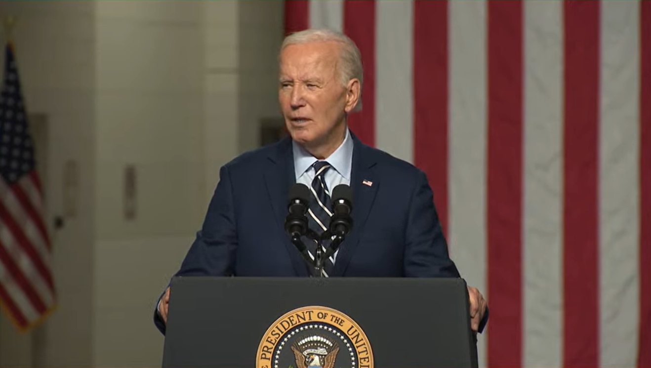 Biden in Milwaukee announces 10-year timeline for lead pipe replacement Biden in Milwaukee announces 10-year timeline for lead pipe replacement