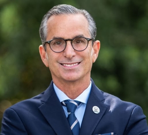 Acclaimed Florida developer gets down and dirty fighting over canal