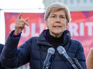 Sen. Elizabeth Warren endorses Graham Platner in heated Senate primary