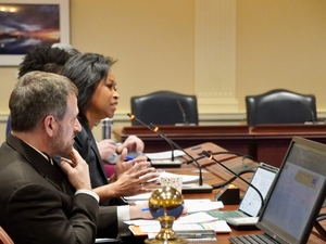 Maryland allows new chicken house construction to resume after permitting delay