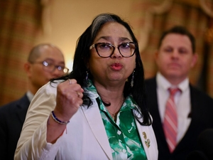 House sets target dates for special session