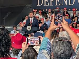 In Lakeland visit, J.D. Vance says Angie Nixon ‘doesn’t belong in America’