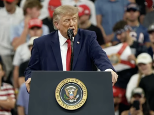 Trump comes to Fort Myers to fire up the GOP base