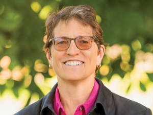 Longtime Republican goes independent in race for house seat