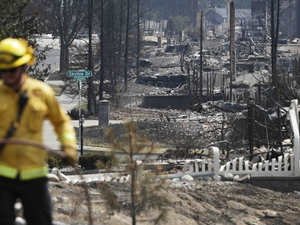 Ferguson, Baumgartner seek meeting with Trump on WA wildfires