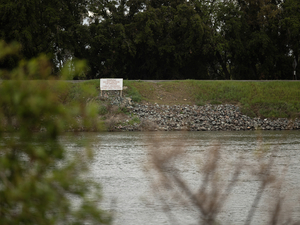 Vital Central Valley flood control levees are poorly maintained, state watchdog finds