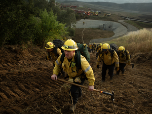 Lawmakers vote to let first responders retire earlier and with more money. Will Newsom sign on?