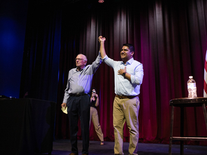 Will Democrats’ midterm wave reach California’s Central Valley? Bernie Sanders rallies the vote