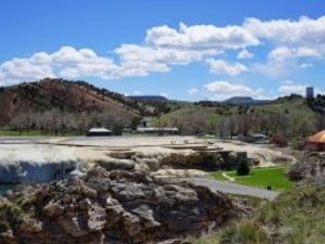Wyoming will pay Star Plunge owner $1.8M to settle hot springs dispute