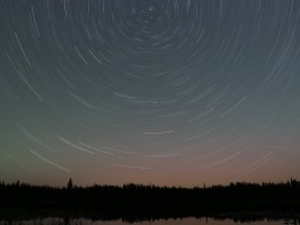 Mountain frames highlight abundant stars