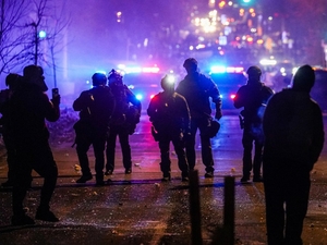 Accused of a crime after shooting a migrant in Minnesota, ICE agent is arrested in South Texas
