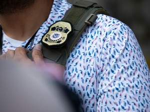 Federal immigration officer shoots, injures man in Austin, report says