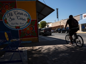 Texas takes over voter registration in Val Verde County amid struggles with registration