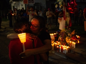 Crowd demands justice at vigil for Houston man killed in ICE shooting