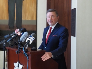 Drummond drops lawsuit over Jewish charter school vote
