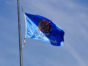 Federal officer dies while responding to Oklahoma wildfire