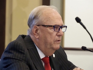 Oklahoma House lawmaker faces sexual harassment allegations. Committee recommends he resign.