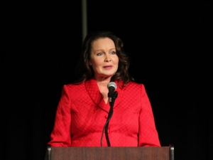 South Dakota’s top election official, a Republican, endorses a Democrat to succeed her