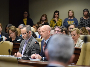 Arkansas lawmakers adopt recommendations for per-student school funding 