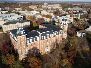 B. Alan Sugg, longest serving University of Arkansas system president, dies at 88