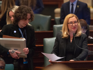 Illinois pursues abortion coverage for people with little or no insurance