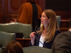 Illinois bill limits how social media companies can target feeds to children