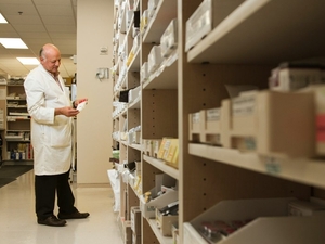 Illinois distributes first $25M to local pharmacies to help them compete