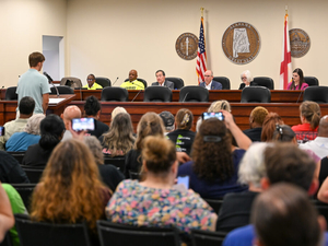 Formerly incarcerated people, family members describe Alabama prison violence