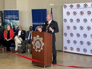 New center aims to train Alabamians on parole or probation for manufacturing jobs
