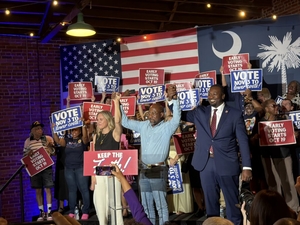 SC Democrats rally with Georgia US senator ahead of early voting