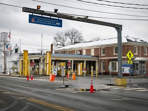 Federal court says U.S. agents can search phones at Vermont’s border with Canada without suspicion