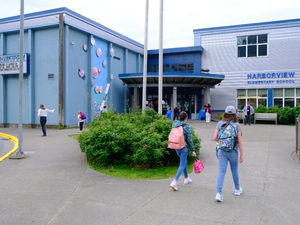 Feds target school internet subsidies in ed-tech backlash even as Trump touts AI