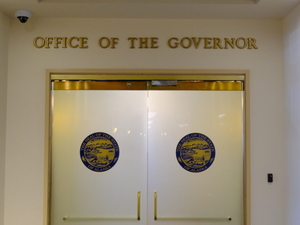 Last-day shakeup in Alaska’s race for governor puts disqualified candidate’s wife on the ballot