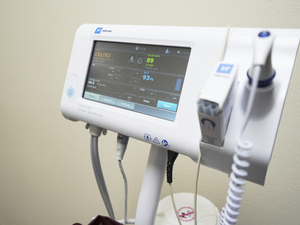 Will Doctors Trade 5 Years In Rural Hawaiʻi For Free Med School?