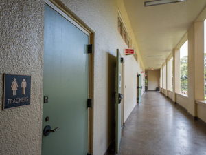Hawaiʻi Teachers Win Raises, But Some Schools Are Still Crumbling