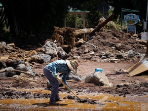 Lala Recovery Begins: Ka‘ū Residents Rally To Share Food, Fuel, Hope