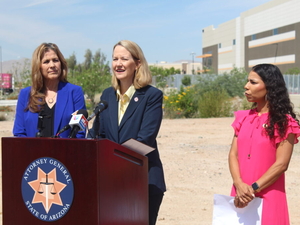Agreement stalls immigrant detention center in Surprise