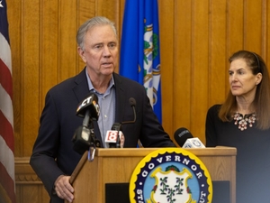 Lamont noncommittal on federal scholarship tax credit after NY moves to join