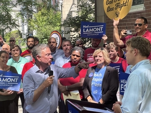 Lamont joins Elliott in exchange of attack ads in Democratic primary