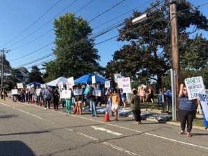 Lawrence+Memorial Hospital staff seek better conditions, higher pay