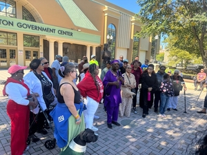 Bridgeport residents rally behind Police Chief Roderick Porter amid union dispute