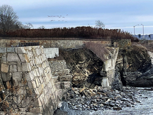 RI coastal regulators reluctant to shore up entire Newport Cliff Walk