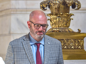 Guckian is low on cash and altitude as Foulkes, Block soar toward Nov. 3