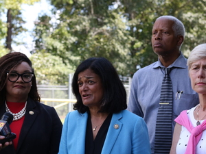 Democratic lawmakers call for closure of ICE detention center in southwest Georgia