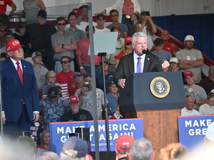 Trump urges supporters to ‘pretend’ he’s on the ballot as he campaigns with Georgia Republicans