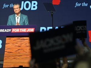 Some Georgia Republicans try to distance themselves from national politics as Election Day nears