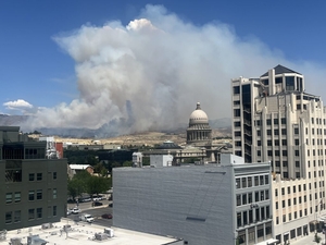 Wildfire starts in Boise Foothills, public asked to leave Ridge to Rivers Trail System