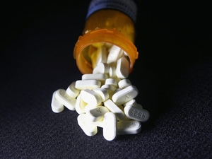 State: Patients’ narcotic painkillers were replaced with vitamins, antihistamines