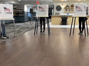 Iowa colleges and universities host early voting places for students, community